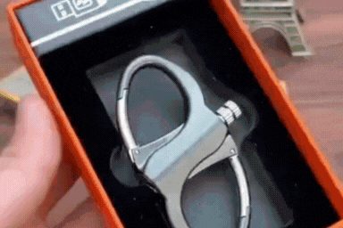 Adventure? Emergency? This Keychain Always Has Your Back 🧭
